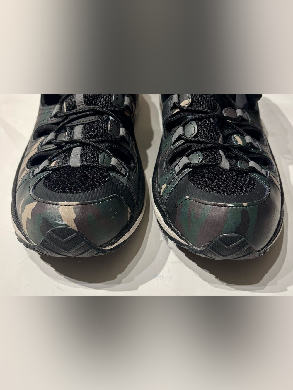 pair of men’s Dr comfort shoes, Marco. Size 10M - Picture 2 of 9